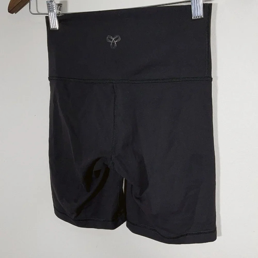 Aritzia Tna Life Atmosphere Hi-rise 7" Short - Picture 6 of 7